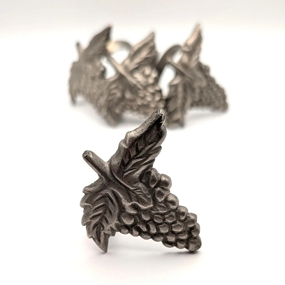 Pewter Grape Cluster Napkin Rings Set of 4 Metal Vineyard Harvest Table Decor